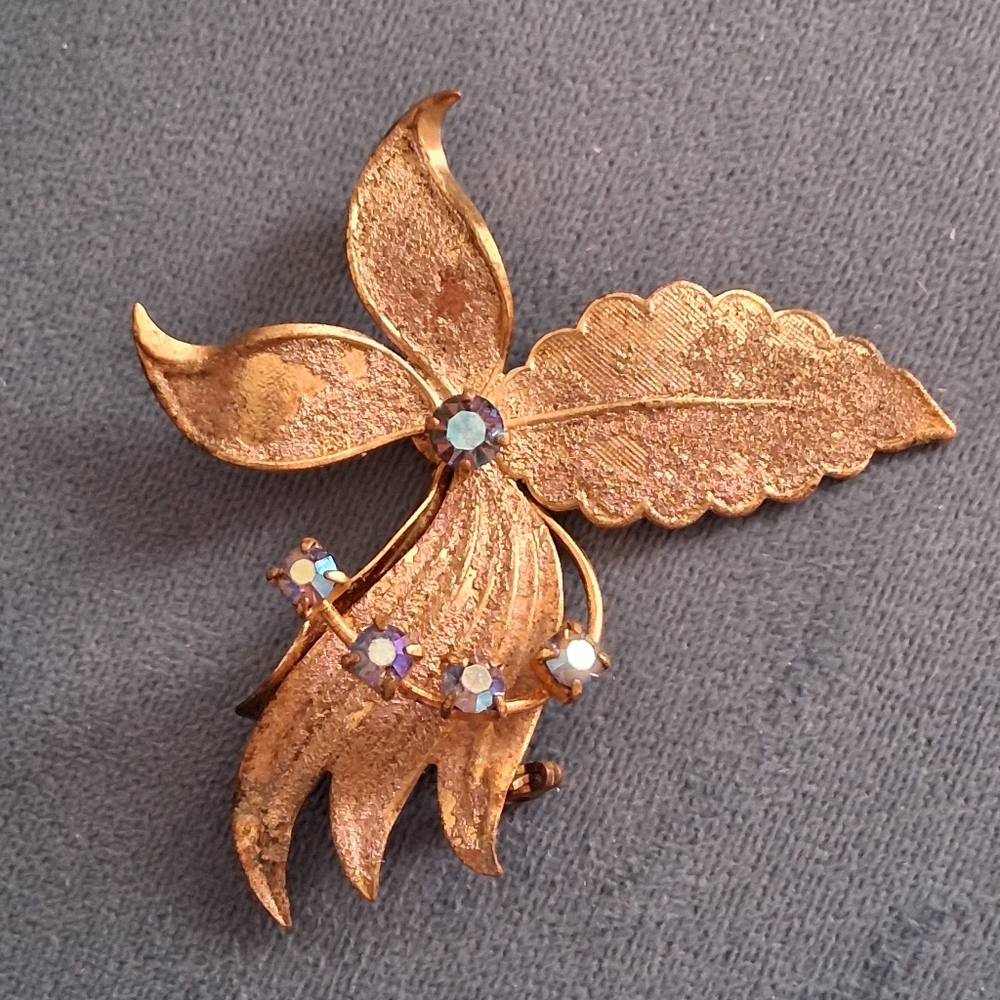 Gold Leaf Brooch with Rhinestones